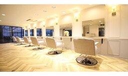 hair lounge tocca 日吉駅店